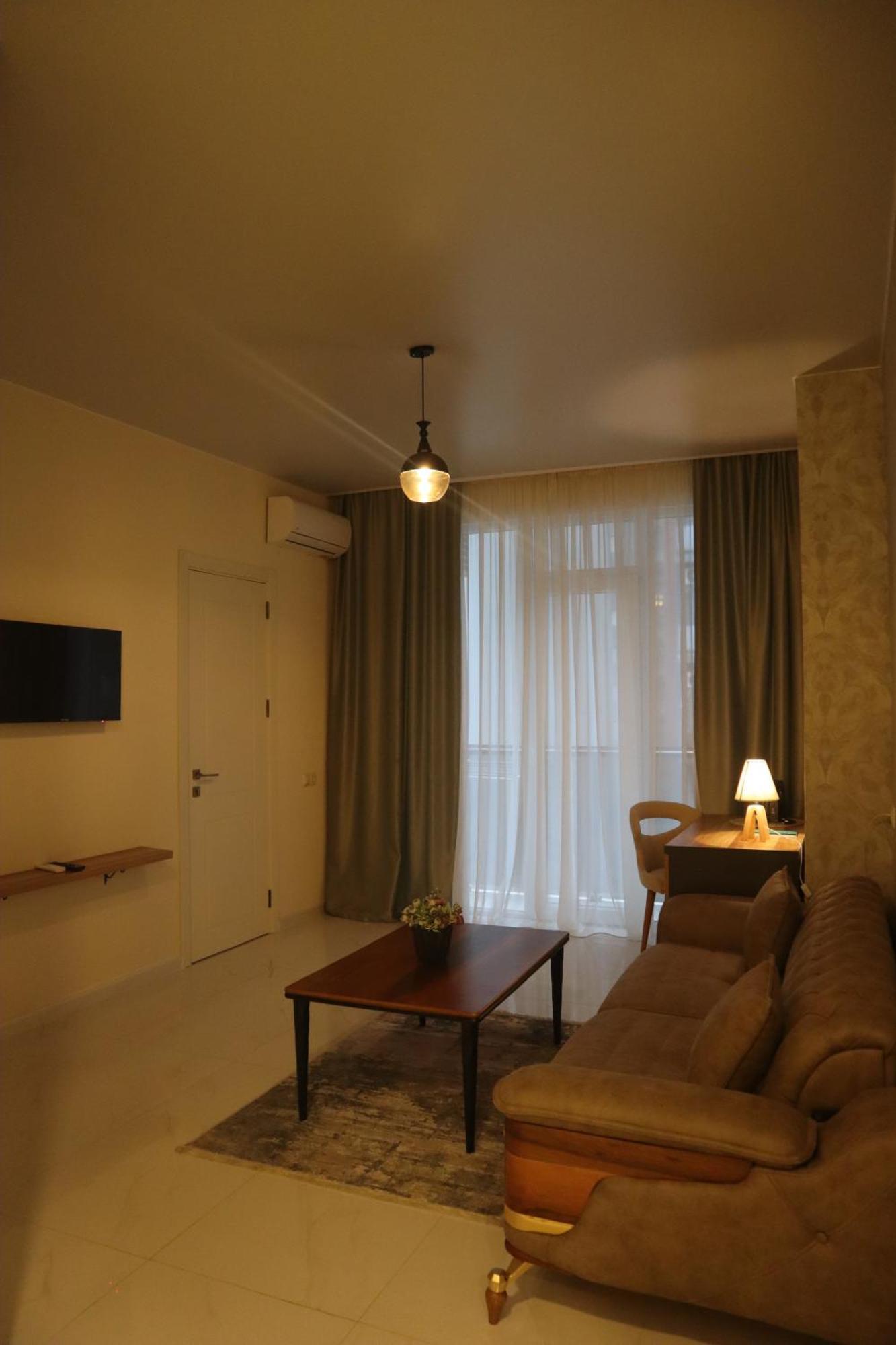 Horizons Hotel Rooms Батумі Екстер'єр фото
